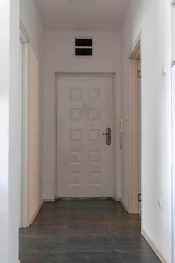 Stan Na Dan 021 Apartment Novi Sad Luaran gambar