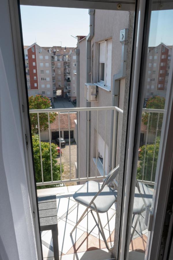 Stan Na Dan 021 Apartment Novi Sad Luaran gambar
