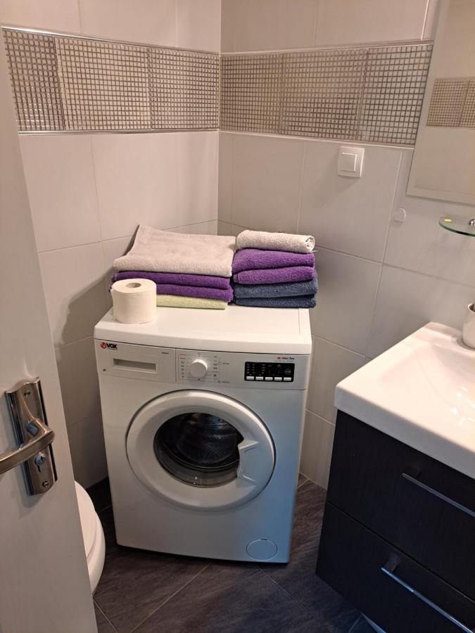 Stan Na Dan 021 Apartment Novi Sad Luaran gambar