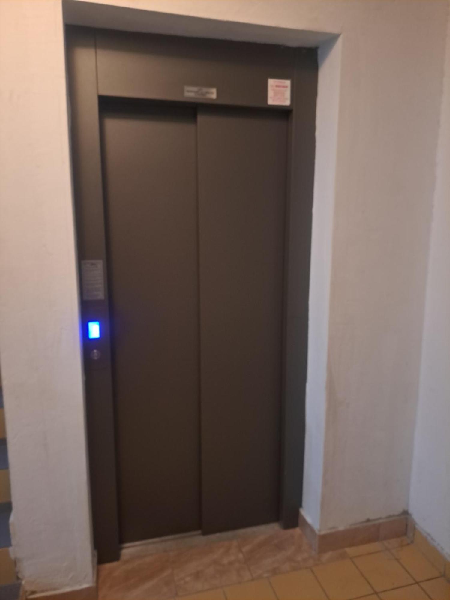 Stan Na Dan 021 Apartment Novi Sad Luaran gambar